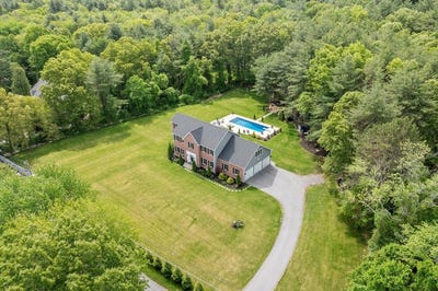 /international/us/324-old-harvard-rd-boxborough-ma-110108391922/
