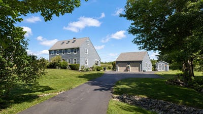 /international/us/42-rust-road-gorham-me-110108974754/