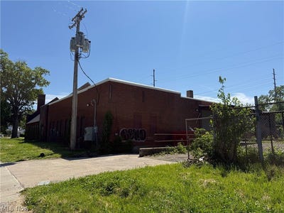/international/us/1766-e-133rd-street-east-cleveland-oh-110108493555/