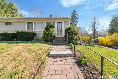 /international/us/24-orchard-heights-new-milford-ct-110107285709/
