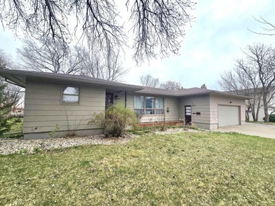 /international/us/305-w-9th-st-miller-sd-110107387439/