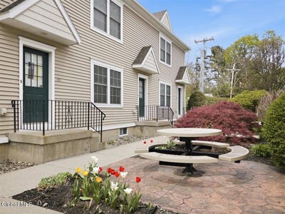 /international/us/1110-western-avenue-albany-ny-110107731456/