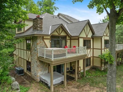 /international/us/5165-alpine-overpass-harbor-springs-mi-110109212215/