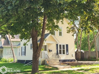 /international/us/326-1st-street-nw-mason-city-ia-110108473926/