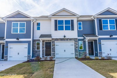 /international/us/205-maddox-drive-aberdeen-nc-110104325697/