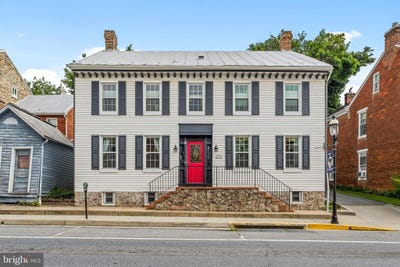 /international/us/113-e-main-street-emmitsburg-md-110110077527/