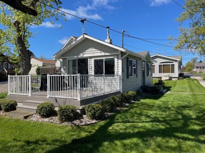 /international/us/6366-w-houghton-lake-drive-houghton-lake-mi-110107820197/