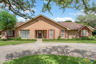/international/us/216-mesa-drive-gatesville-tx-110108169993/
