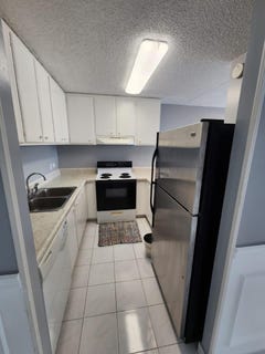/international/us/241-condo-lane-tamuning-gu-110109135717/
