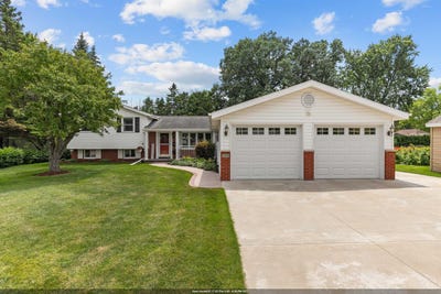/international/us/1525-e-john-street-appleton-wi-110100817733/