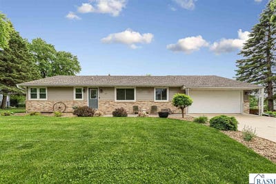 /international/us/115-catalina-drive-mankato-mn-110108338031/