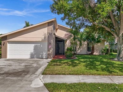 /international/us/411-cypress-forest-drive-englewood-fl-110103692964/