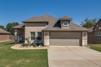 /international/us/116-seay-street-quinlan-tx-110119986682/