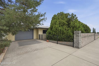 /international/us/4014-n-navajo-drive-prescott-valley-az-110120106237/