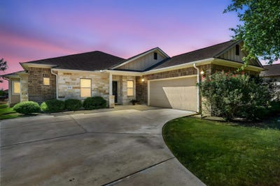 /international/us/104-estrella-ln-bertram-tx-110102831147/