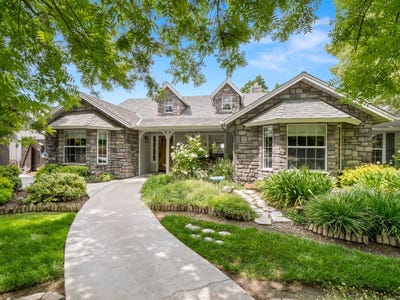/international/us/1565-s-highland-avenue-sanger-ca-110107389980/