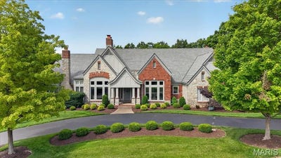 /international/us/638-morel-court-st-albans-mo-110108352664/