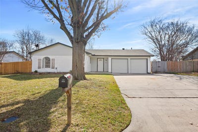 /international/us/1012-e-dallas-street-mansfield-tx-110104924459/