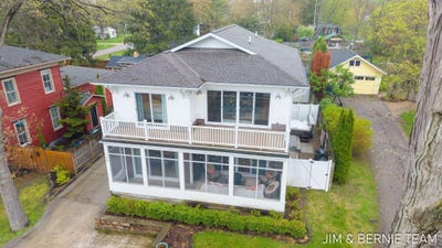 /international/us/153-elizabeth-street-saugatuck-mi-110107806283/