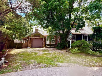 /international/us/335-arthur-street-freeport-ny-110101052275/