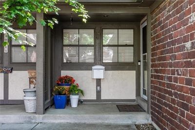 /international/us/10213-foster-street-overland-park-ks-110100259477/
