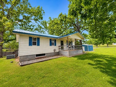 /international/us/911-n-center-street-willow-springs-mo-110108364620/