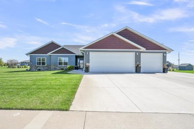 /international/us/1609-36th-street-spirit-lake-ia-110099328450/