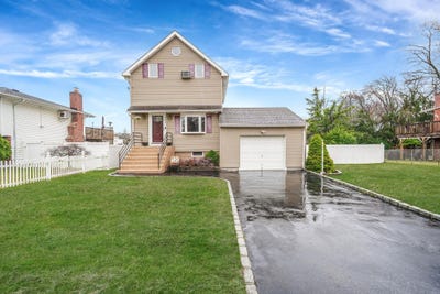 /international/us/361-kansas-street-lindenhurst-ny-110098497170/