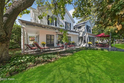 /international/us/208-e-high-street-milford-pa-110102683086/