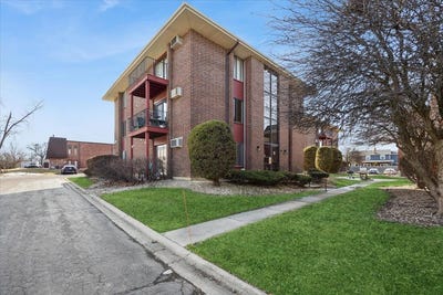 /international/us/15822-terrace-drive-oak-forest-il-110105800358/