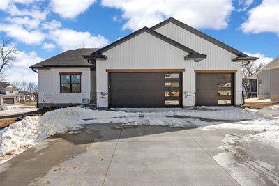 /international/us/521-elizabeth-ln-tiffin-ia-110106674499/