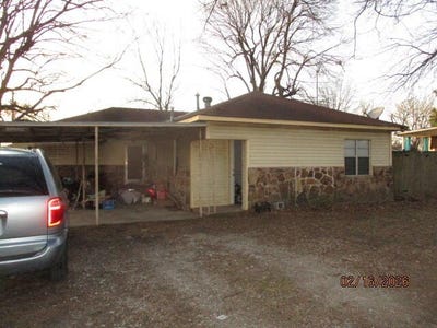 /international/us/137-n-springfield-street-welch-ok-110105874922/
