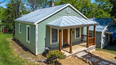 /international/us/214-maury-st-lexington-va-110107549804/