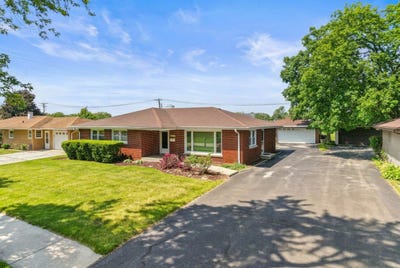 /international/us/817-summit-drive-lockport-il-110108389270/