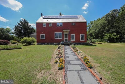 /international/us/201-railroad-avenue-franklinville-nj-110108803022/