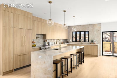 /international/us/1693-dean-street-brooklyn-ny-110107385143/
