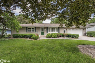 /international/us/742-s-10th-avenue-washington-ia-110100590253/