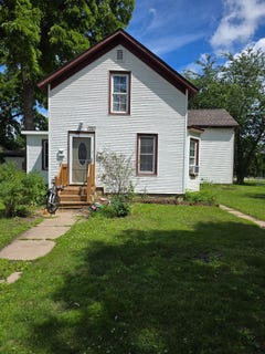 /international/us/114-s-4th-street-river-falls-wi-110109111843/