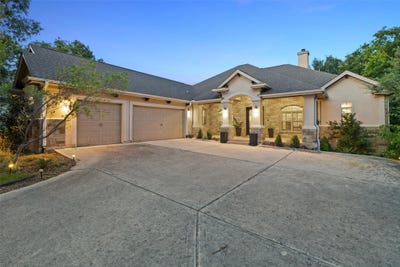 /international/us/10298-brangus-rd-driftwood-tx-110101027744/