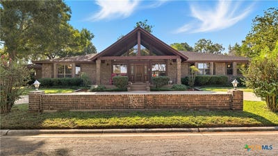 /international/us/400-persons-street-stockdale-tx-110102719507/