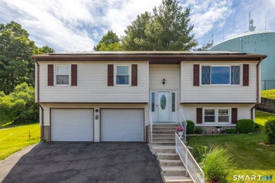 /international/us/160-cimarron-road-middletown-ct-110108361823/
