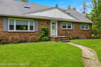 /international/us/22-candlewood-lane-stone-ridge-ny-110107877952/