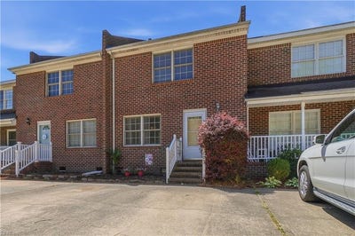 /international/us/705-basnight-court-chesapeake-va-110108024746/