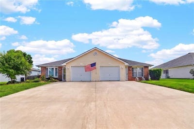 /international/us/2228-addie-drive-pleasant-hill-mo-110108719607/