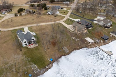 /international/us/145-lu-foster-lane-merrimac-wi-110104815536/