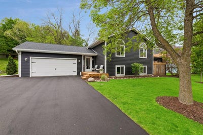 /international/us/125-wildhurst-road-waconia-mn-110108251091/