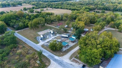 /international/us/74-3rd-street-moran-ks-110100472775/