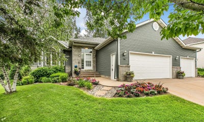 /international/us/706-erickson-court-sauk-rapids-mn-110108796155/