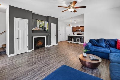 /international/us/1949-n-windsor-avenue-cottage-grove-wi-110108361638/