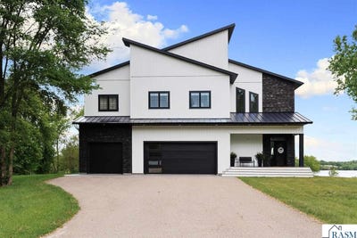 /international/us/6367-w-232nd-street-faribault-mn-110108259739/